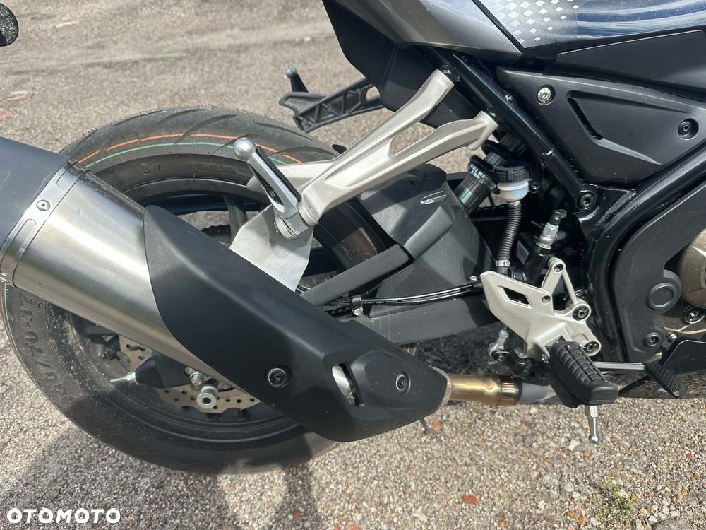 QJMOTOR SRK 125R - 13