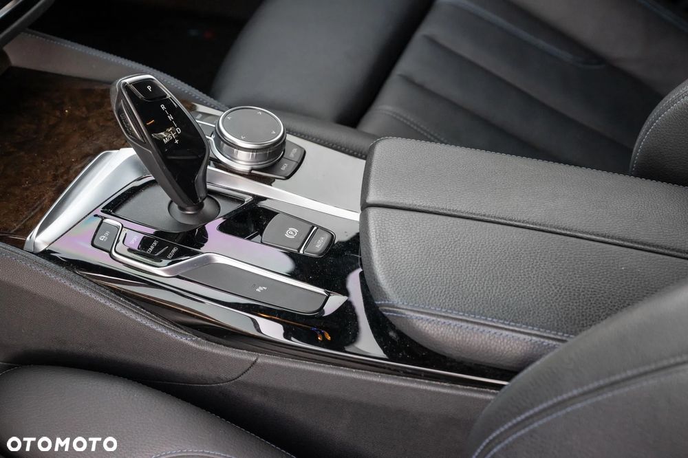 BMW Seria 5 530i M Sport Edition - 25
