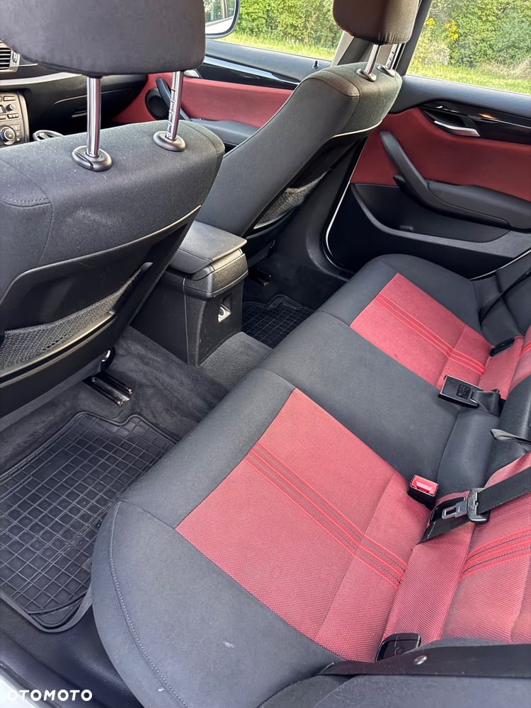 BMW X1 sDrive18d - 12