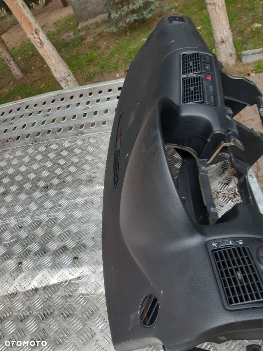 Deska rozdzielcza konsola Golf IV - 2