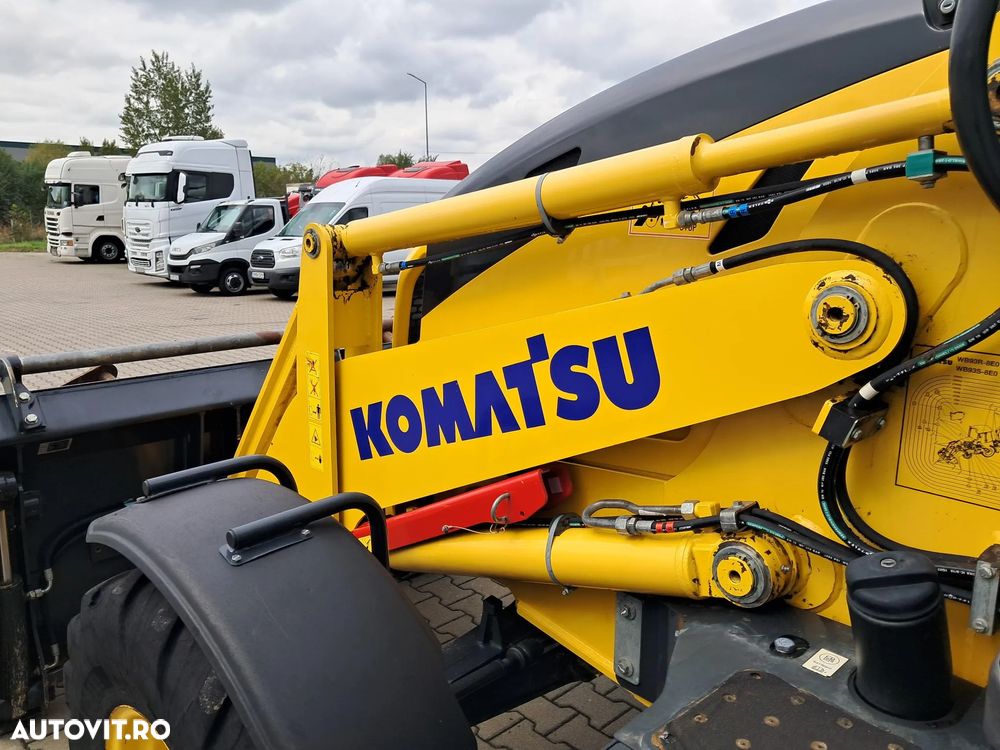 Komatsu wb93r-8 4x4 cupa multifunctionala 4 cupe brat telescopic - 13