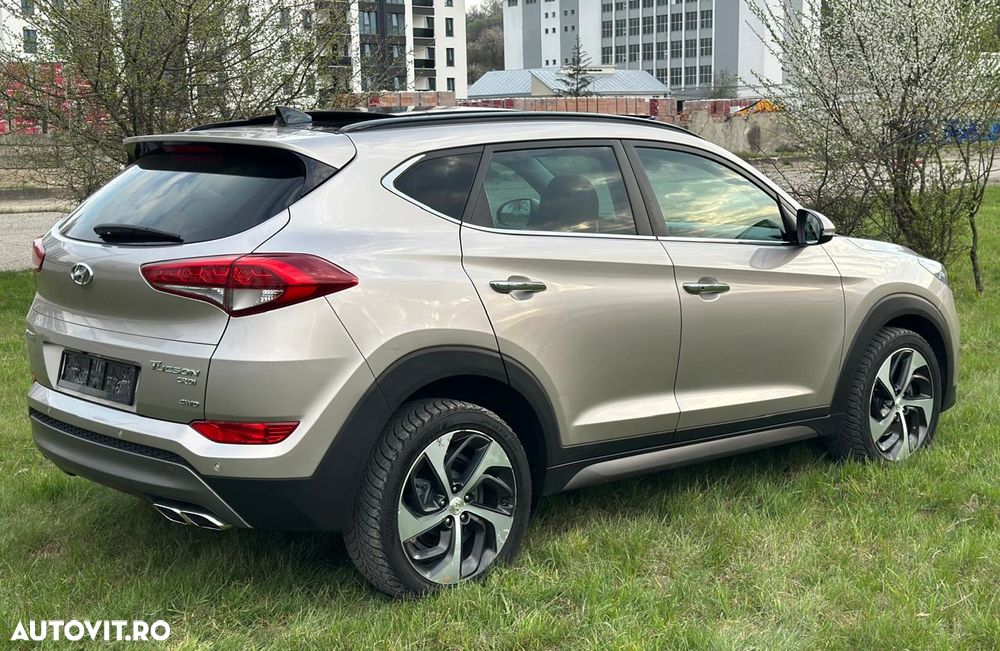 Hyundai Tucson 2.0 CRDI 4WD Automatik Style - 17