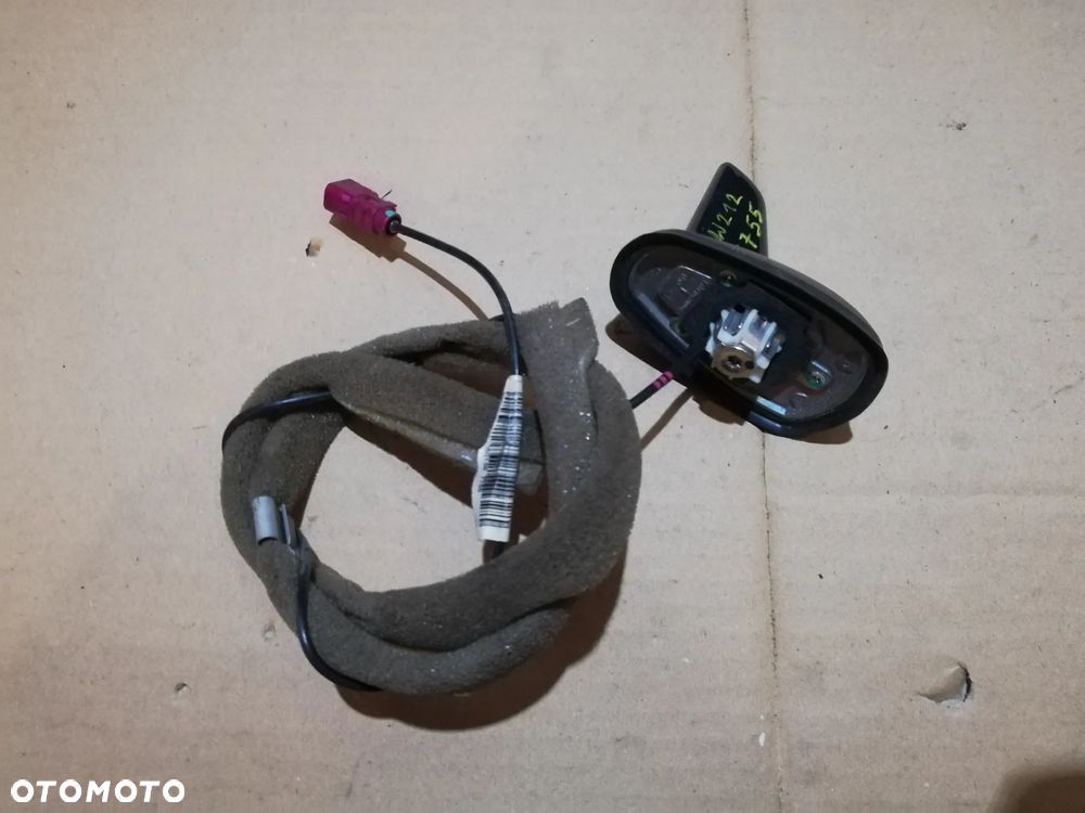 ANTENA GPS DACHOWA PŁETWA 2079050136 MERCEDES E W212 - 1