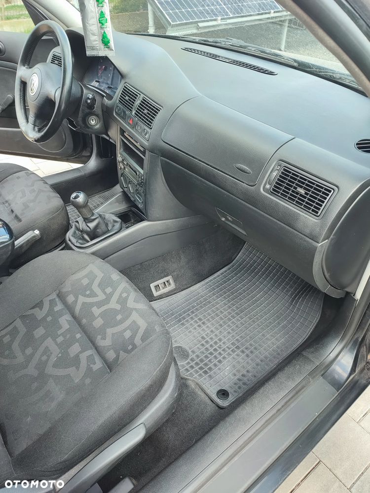 Volkswagen Golf 1.6 Comfortline - 9