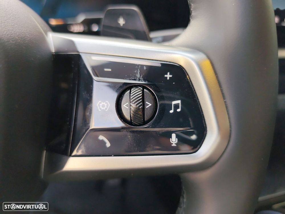 BMW 520 d Pack Desportivo M Pro — fotografia 19