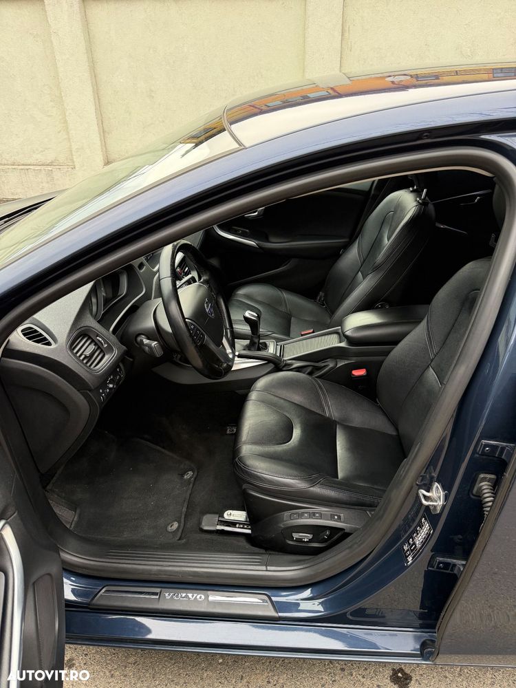 Volvo V40 D4 VEA Summum - 9