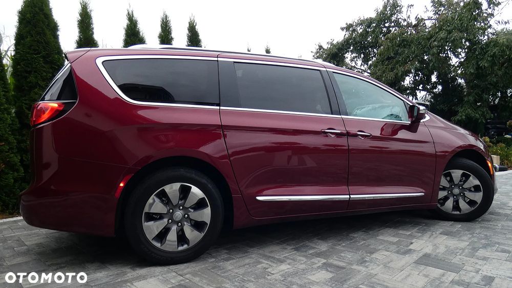 Chrysler Pacifica - 37