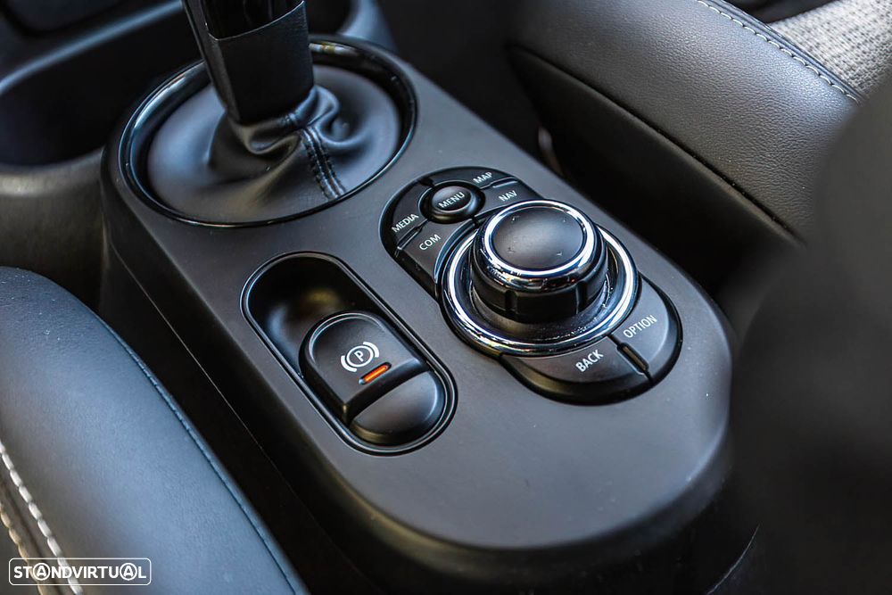 MINI 3 Portas Cooper SE Premium Yours - 21