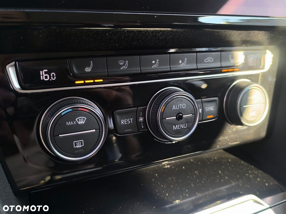Volkswagen Passat - 18