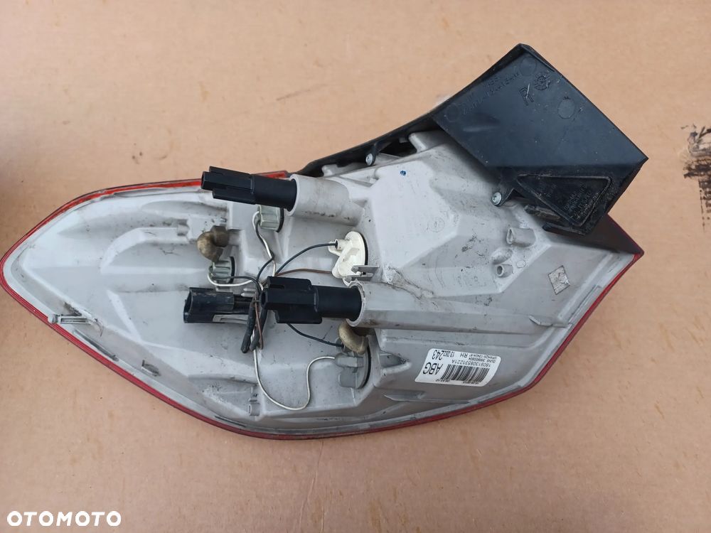 LAMPA TYLNA PRAWA ASTRA J KOMBI LIFT 13282243 - 3