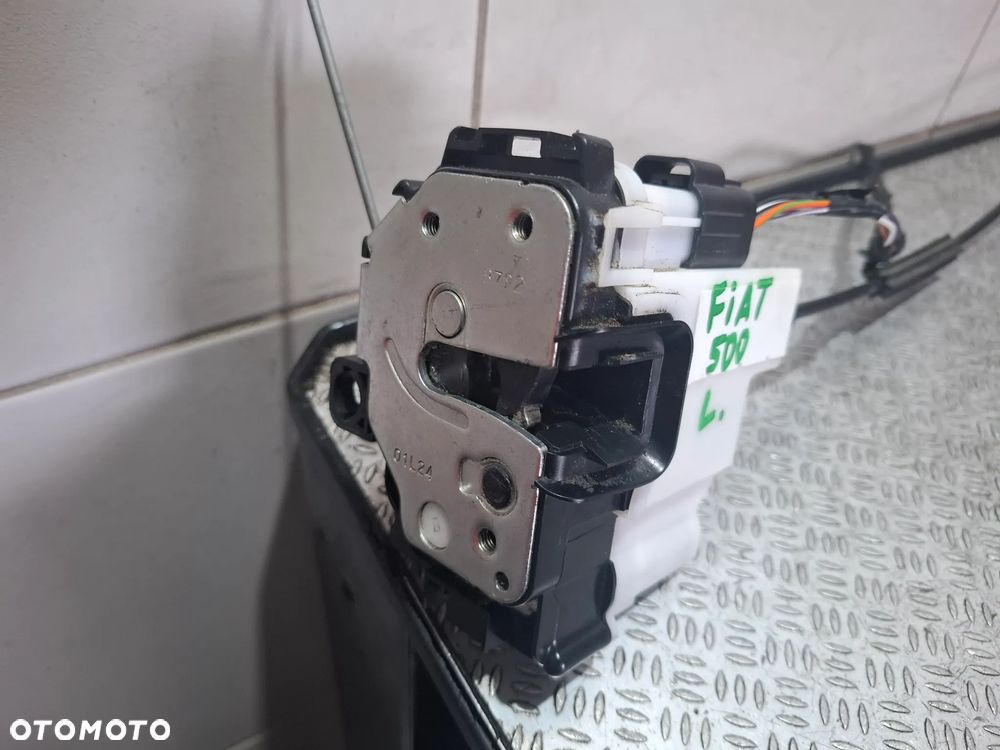 Zamek drzwi lewych Fiat 500 2024 rok lift nr 51935115 - 2