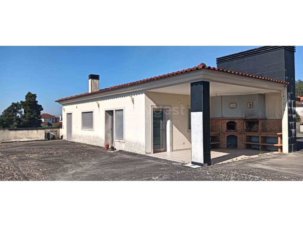 Moradia T5 num lote de terreno com mais de 1500m² em Pombal - Grande imagem: 2/31