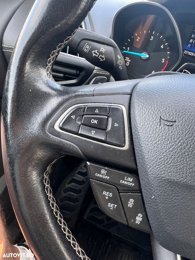 Ford Kuga 2.0 TDCi 4WD Powershift Vignale - 16