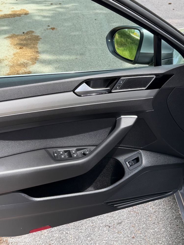 VW Passat Variant 1.5 TSI Confortline DSG - 25