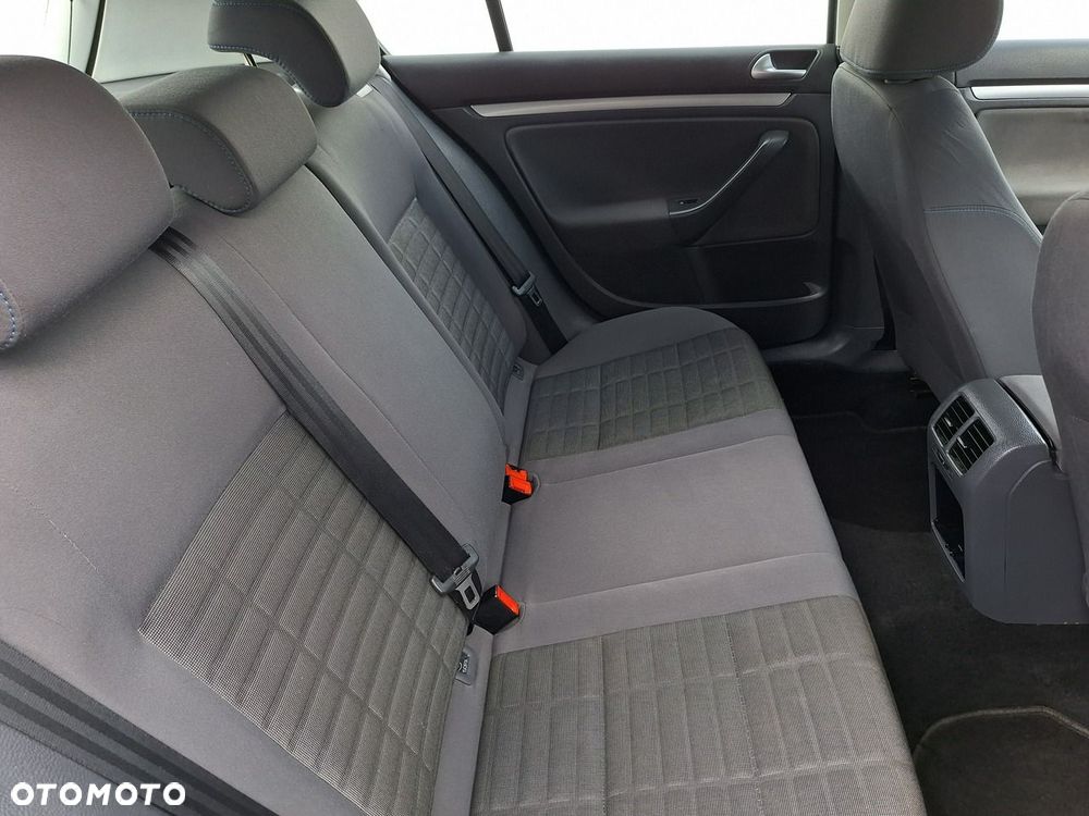 Volkswagen Golf - 9