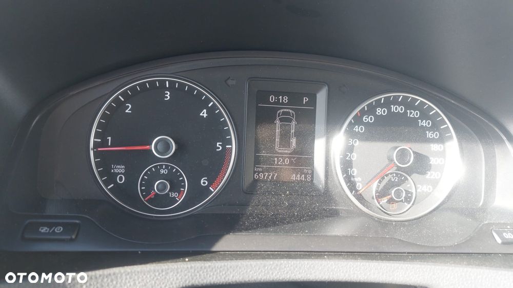 Volkswagen Caravelle - 12