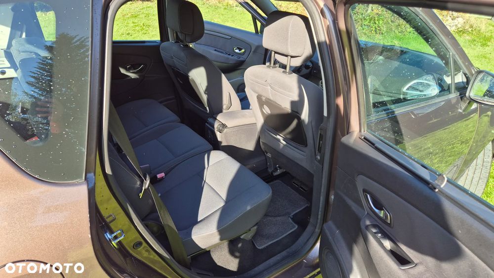 Renault Scenic 1.5 dCi Emotion - 10