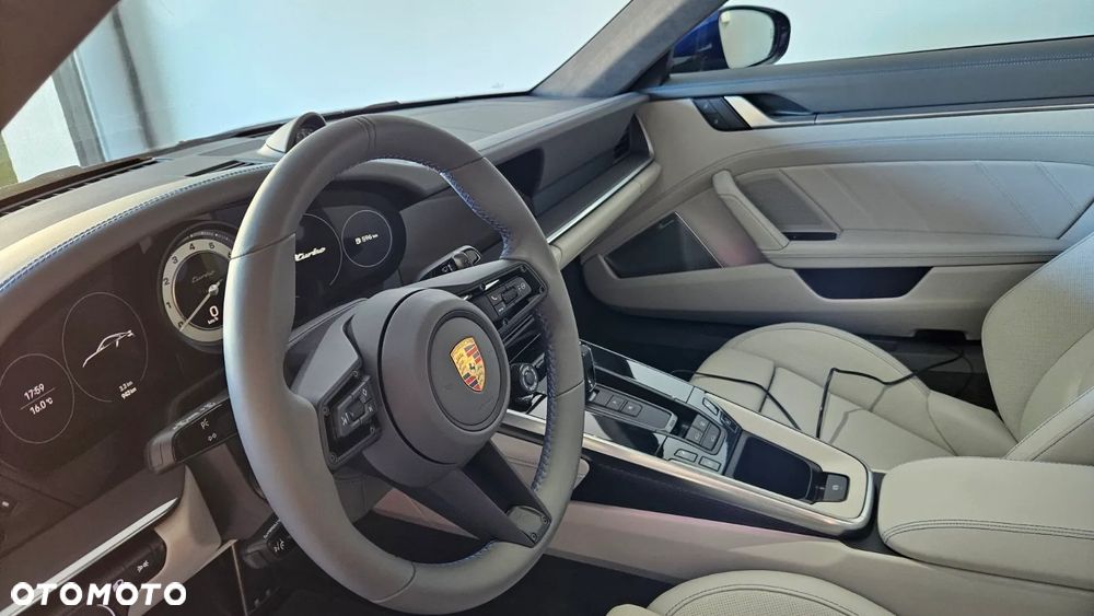 Porsche 911 Turbo - 5