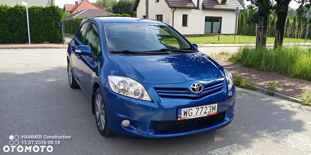 Toyota Auris 1.8 Premium - 3