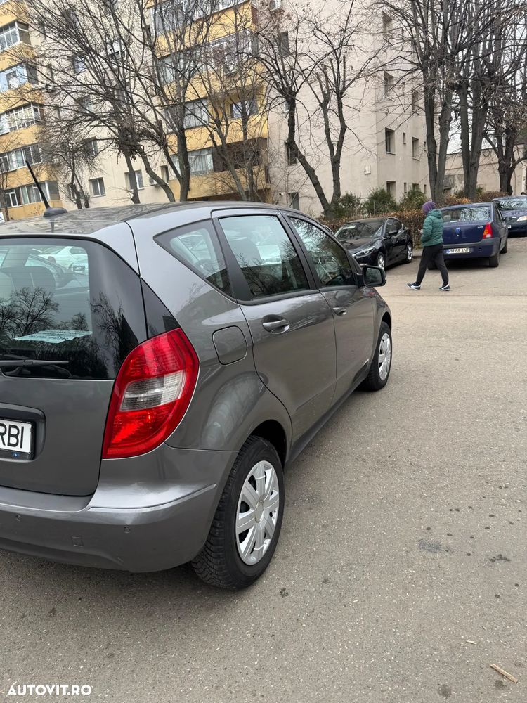 Mercedes-Benz A 160 BlueEFFICIENCY Elegance - 3