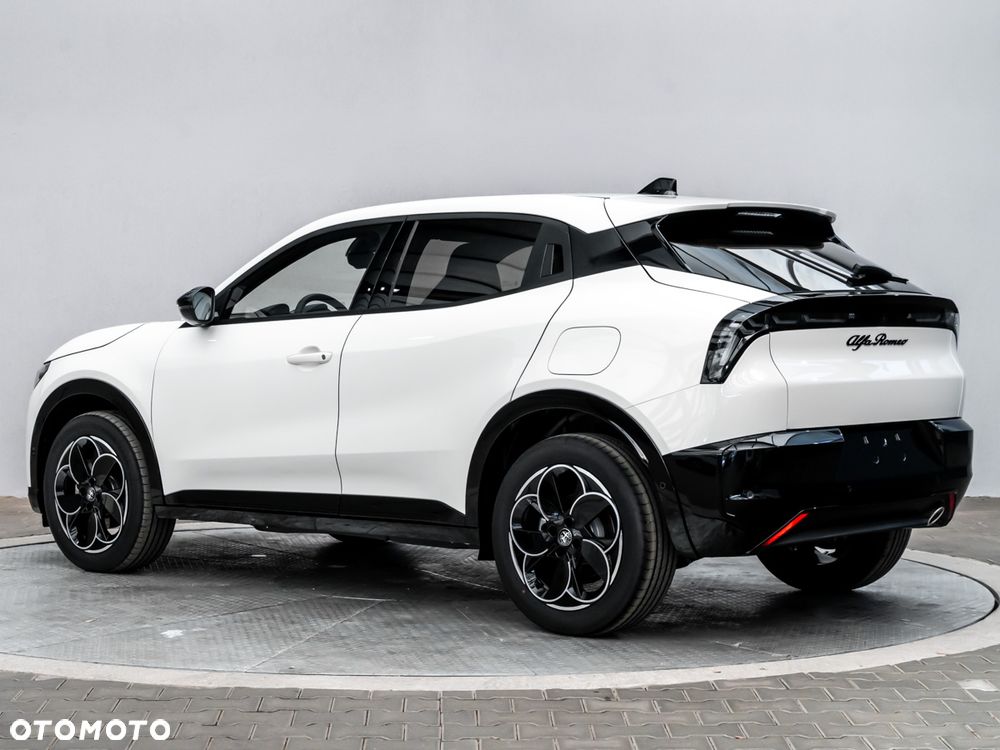 Alfa Romeo Junior 1.2 mHEV Ti eDCT - 3