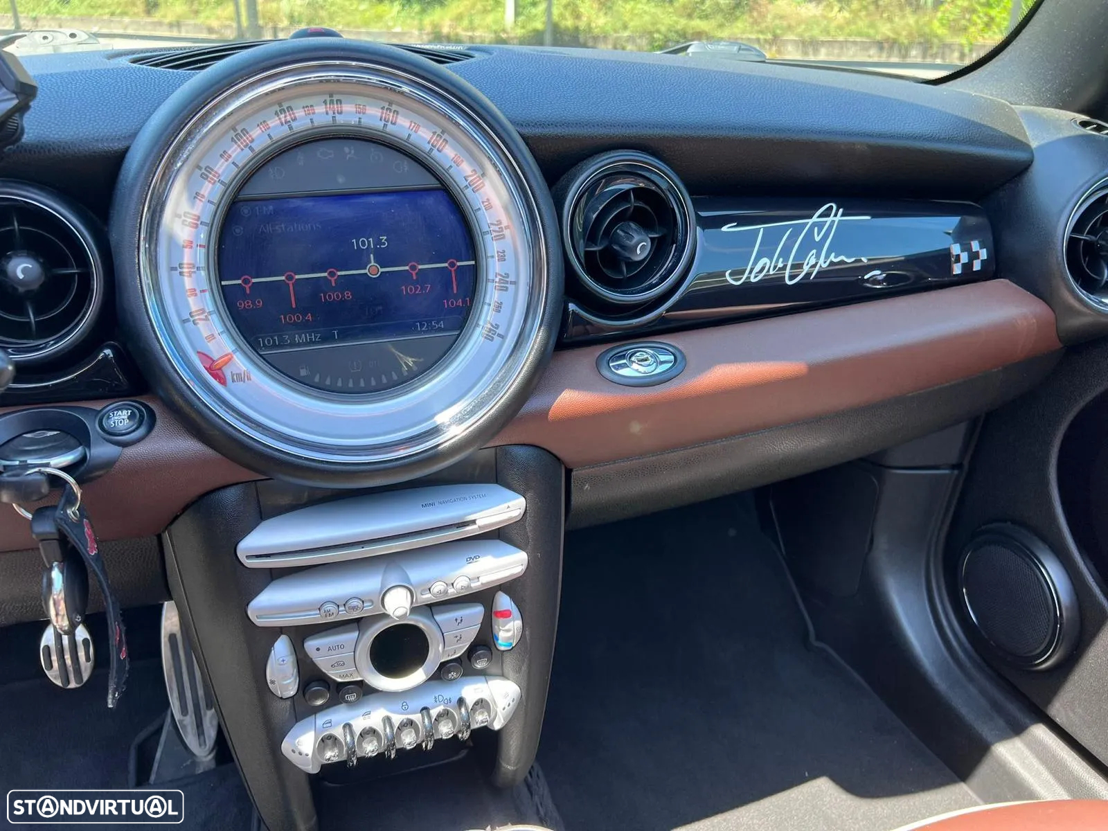 MINI Cabrio John Cooper Works - 30