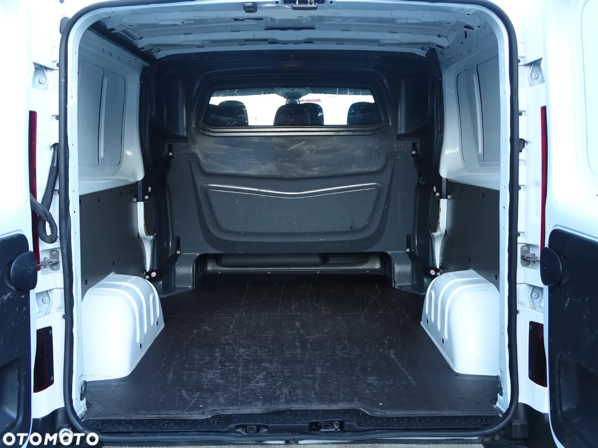 Renault Trafic 6-osobowy LONG brygadówka L2H1 - 16