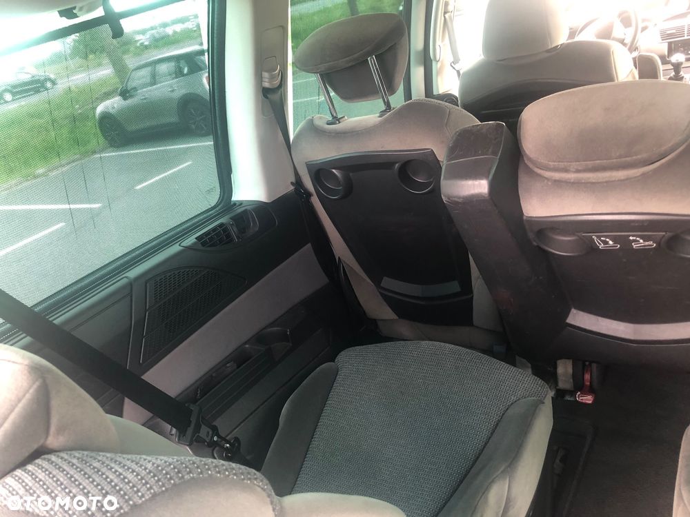 Citroën C8 2.0 16V Style - 21
