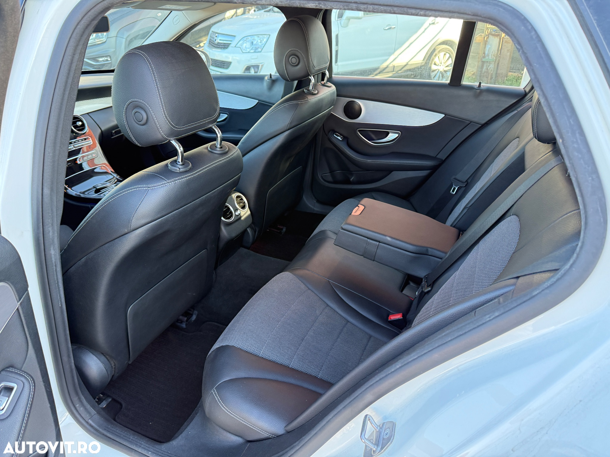 Mercedes-Benz C 220 d T 9G-TRONIC AMG Line - 13