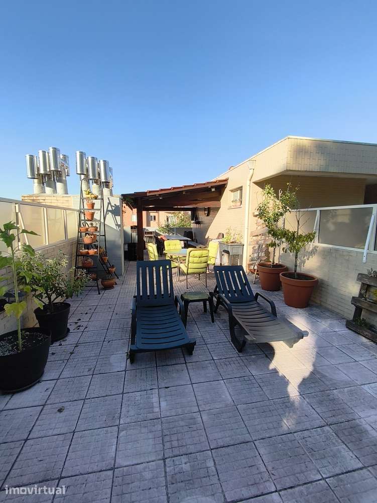 T2 com terraço rooftop a 1 min da reta de Francelos - Grande imagem: 3/32
