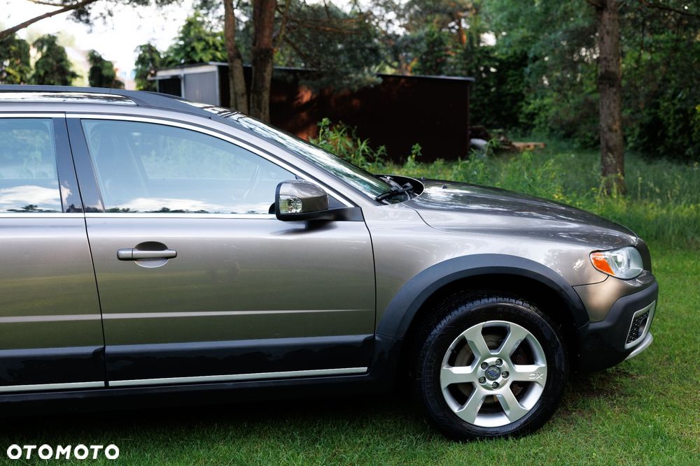 Volvo XC 70 2.4D AWD Momentum - 6