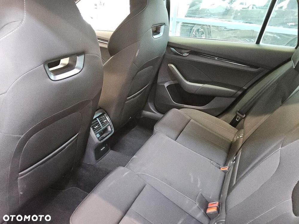 Skoda Octavia 2.0 TDI Sportline DSG - 6