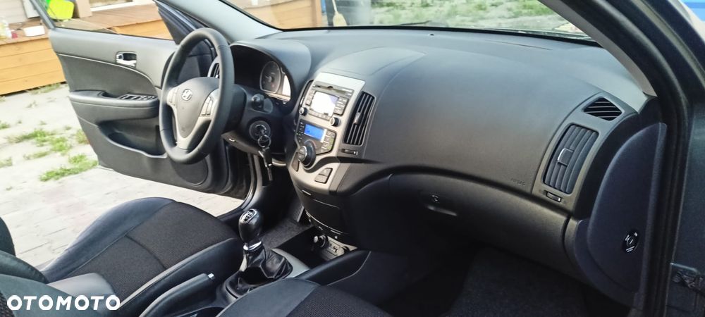 Hyundai i30 1.6 CRDi Comfort - 17