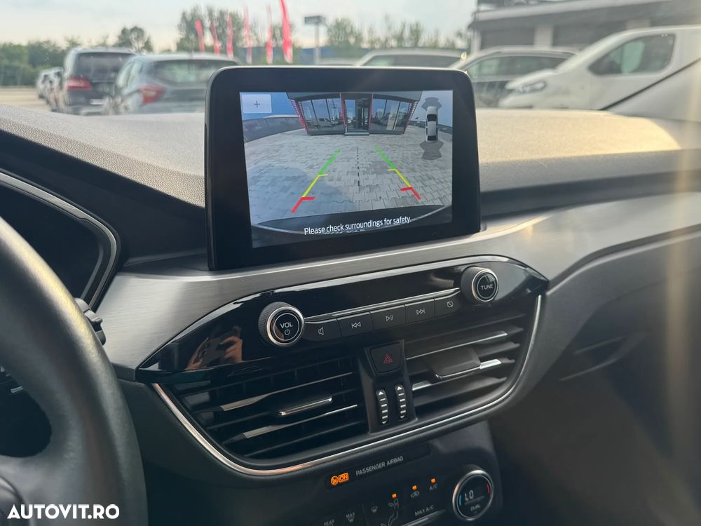 Ford Kuga 1.5 TDCi 2x4 Aut. Titanium - 13