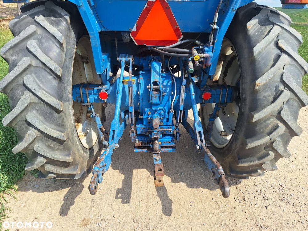 Ford 4600 - 12