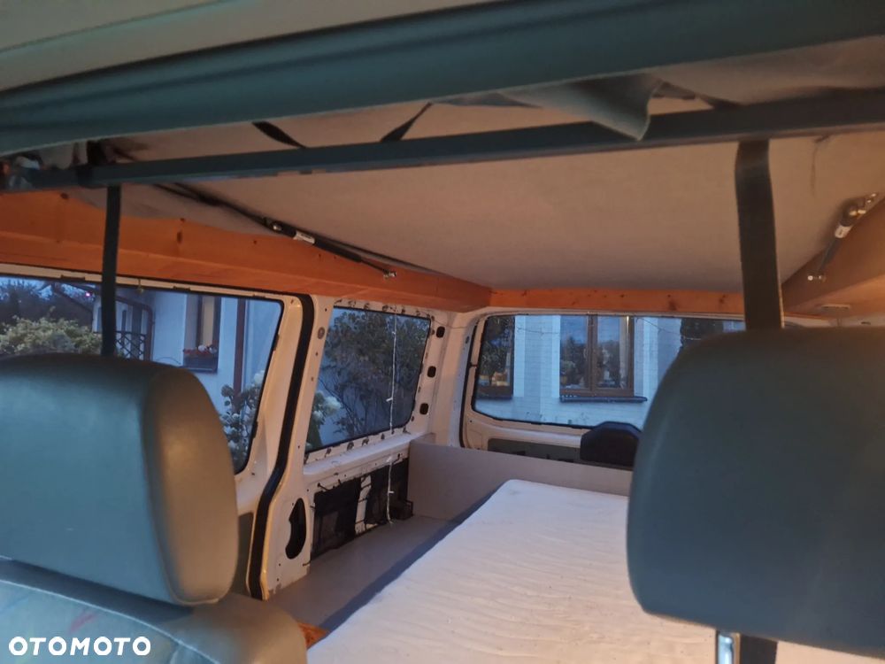 Volkswagen Transporter - 32