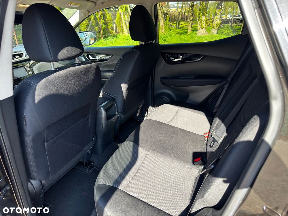 Nissan Qashqai 1.2 DIG-T N-Connecta EU6 - 23