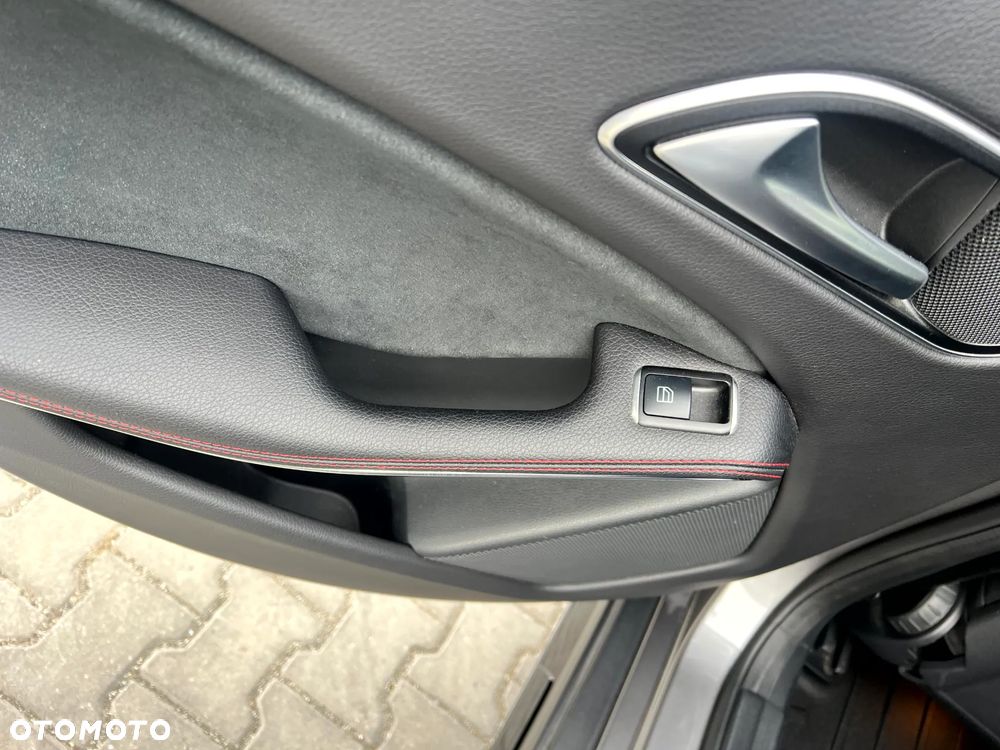 Mercedes-Benz GLA 200 AMG Line - 23