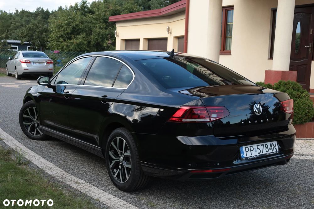 Volkswagen Passat 2.0 TDI EVO Elegance DSG - 9