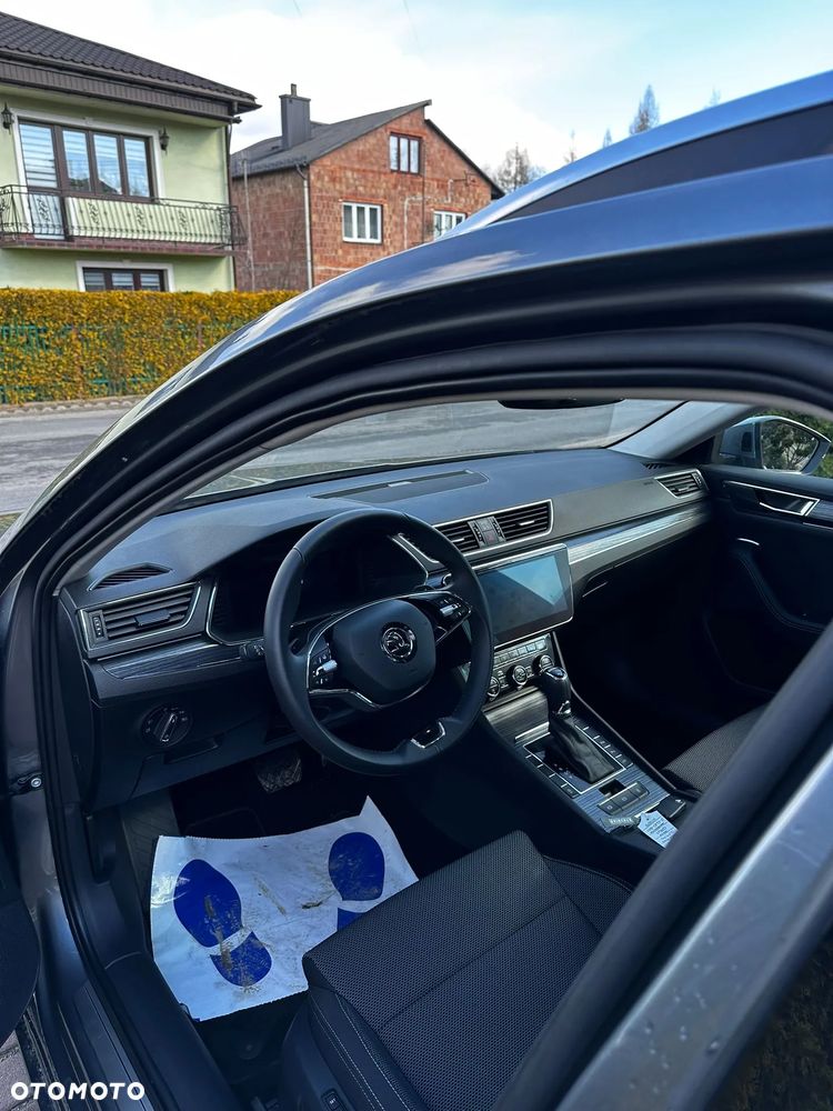 Skoda Superb 2.0 TDI SCR Ambition DSG - 14