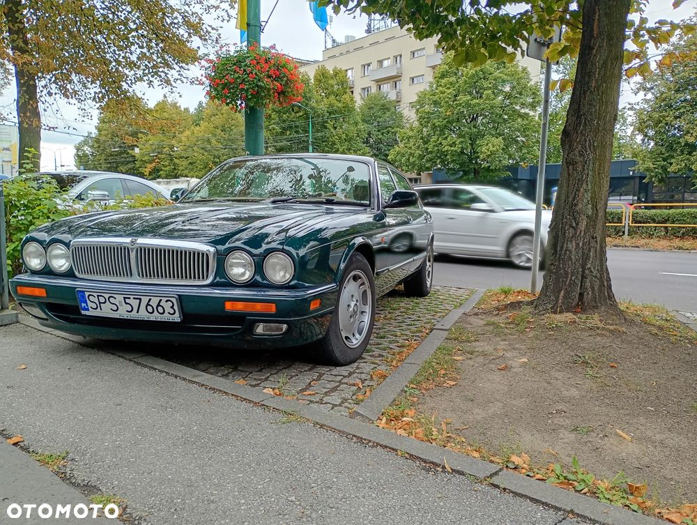 Jaguar XJ - 5