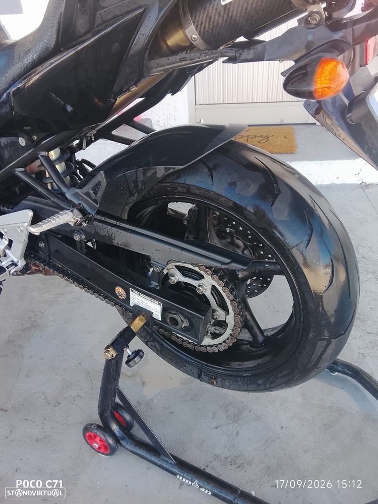 Yamaha FZR - 7