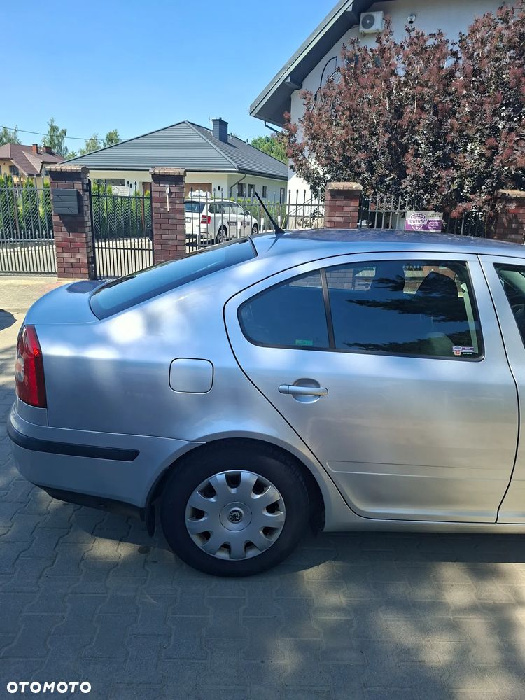 Skoda Octavia 1.6 Ambition - 4