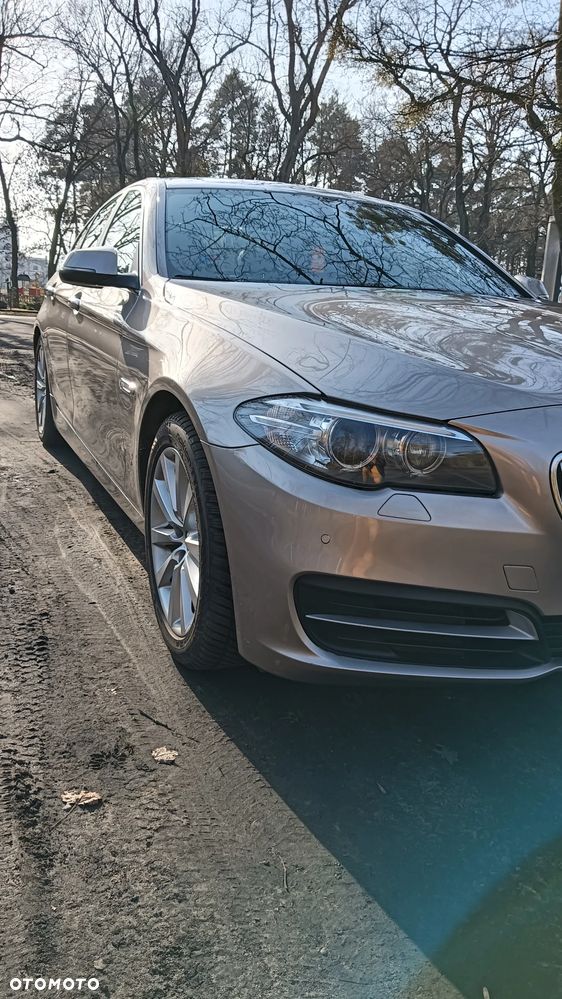 BMW Seria 5 525d xDrive - 5
