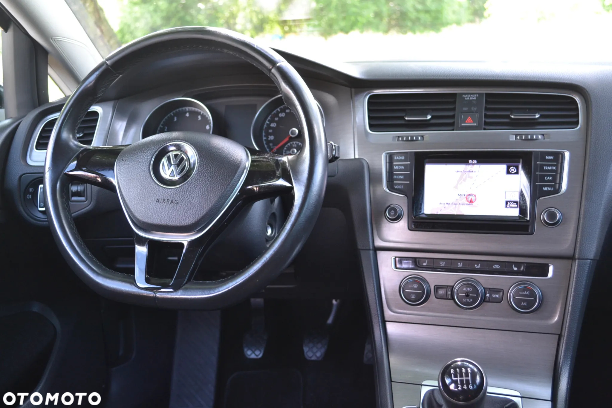 Volkswagen Golf VI 1.2 TSI BlueMot Comfortline - 14