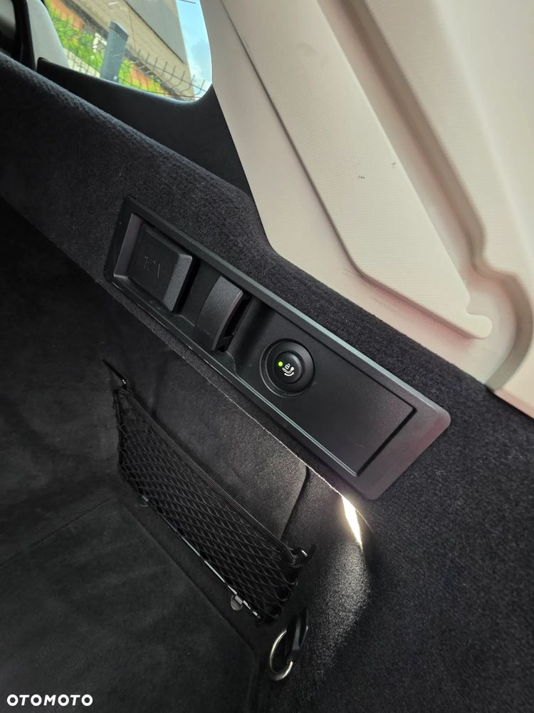 BMW Seria 3 318d mHEV - 20