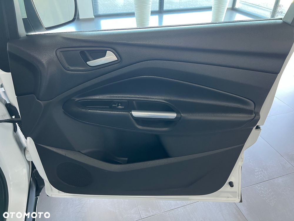 Ford Kuga - 34