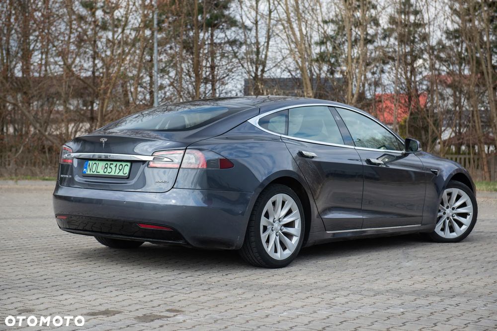 Tesla Model S Long Range Plus - 8