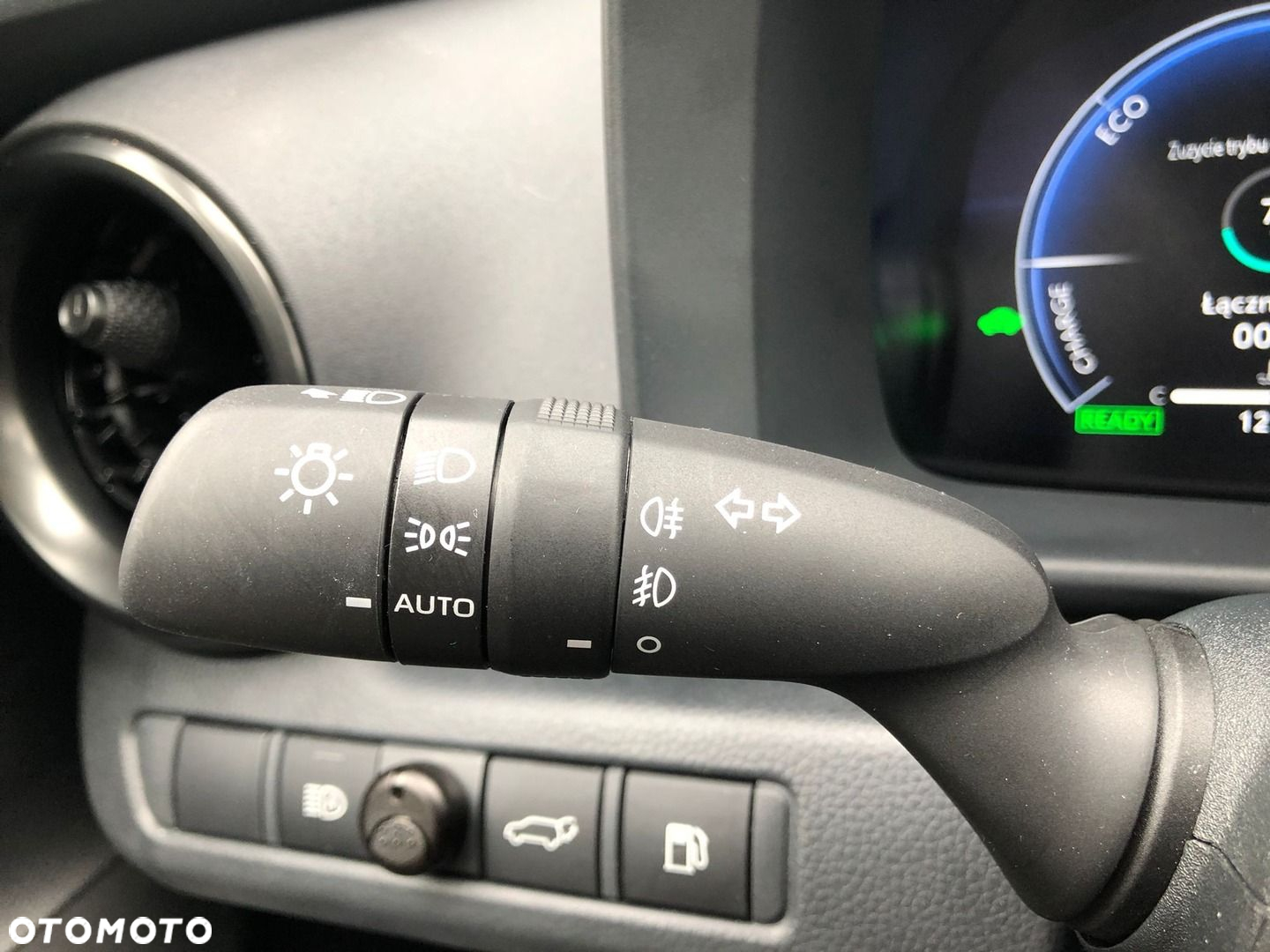 Toyota C-HR - 33