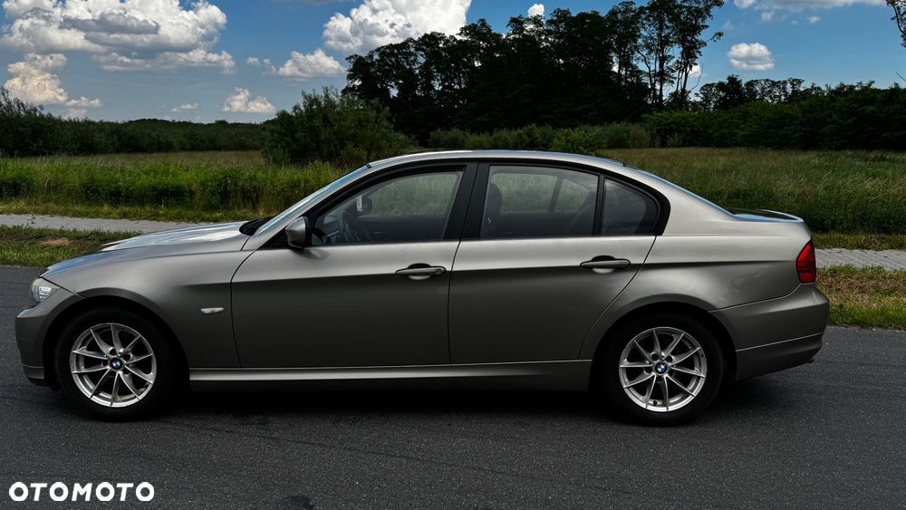BMW Seria 3 318i - 3
